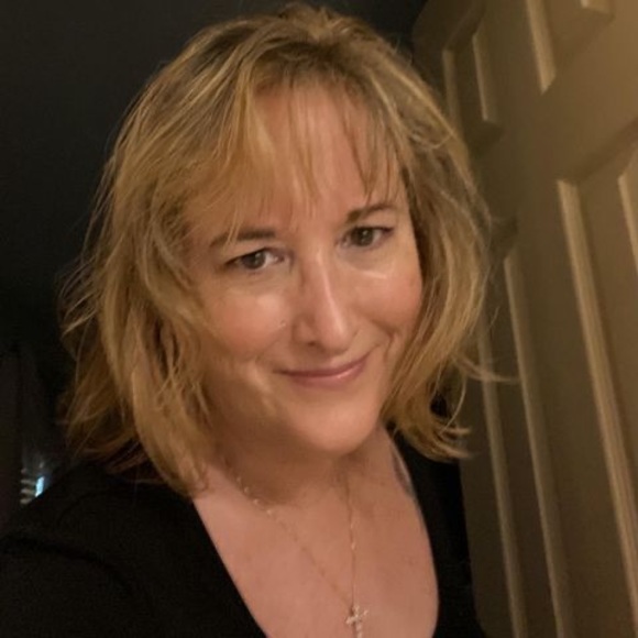 Meet your Posher, Beth - Picture 1 of 1